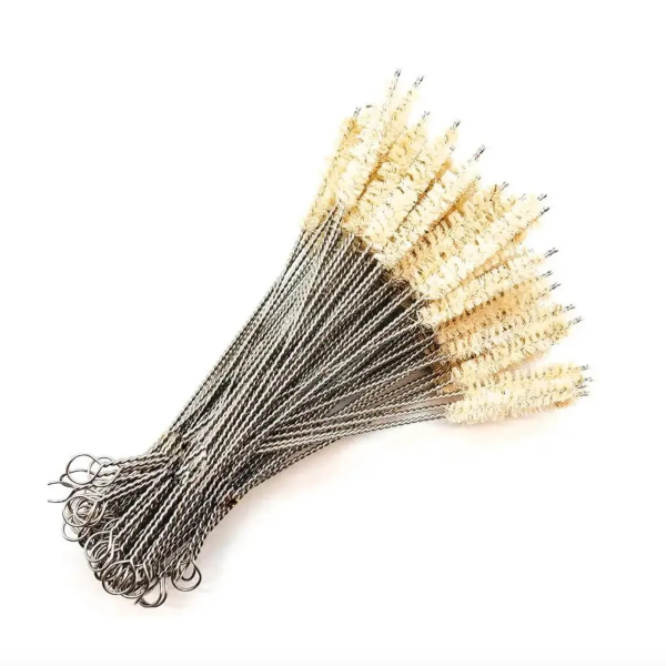 Lots of grass fibre straw cleaning brushes