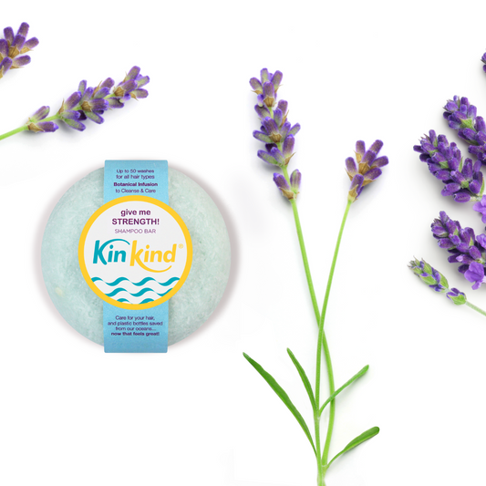 KinKind Give me STRENGTH! volumising shampoo bar with rice protein, shown alongside sprigs of lavender