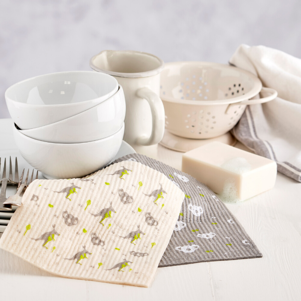 Compostable sponge cloths Aussie with dishes