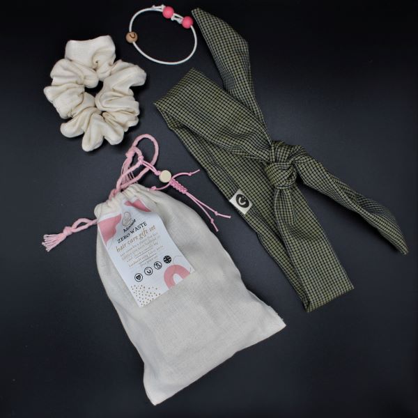 Zero waste haircare gift set showing bag and contents
