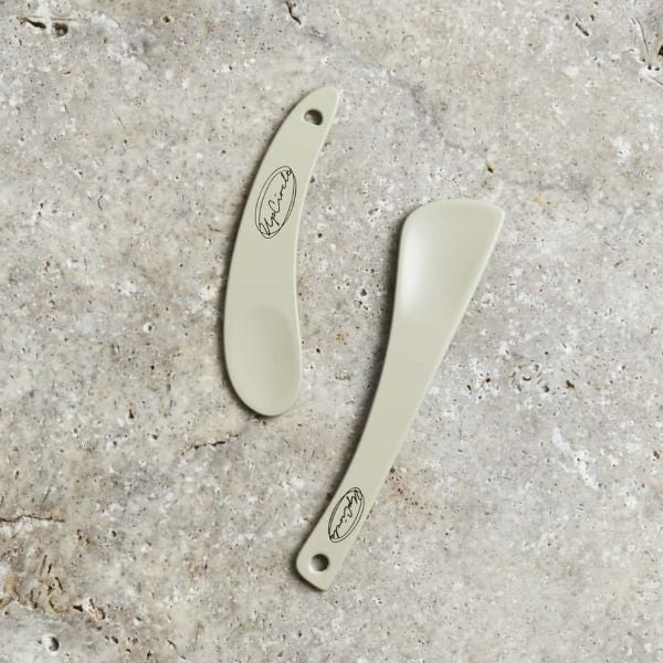 Set of 2 mini cosmetic spatulas/scoops