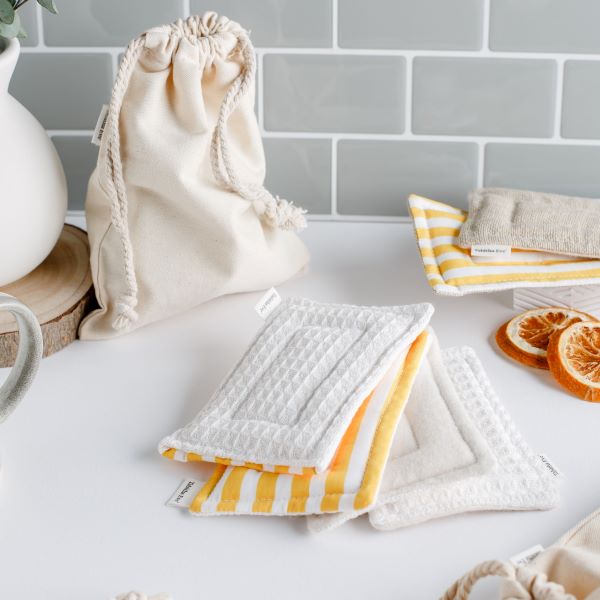 None sponges Yellow stripe