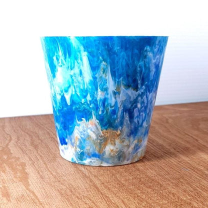 Plant pot from recycled plastic in Kintsugi blue colour