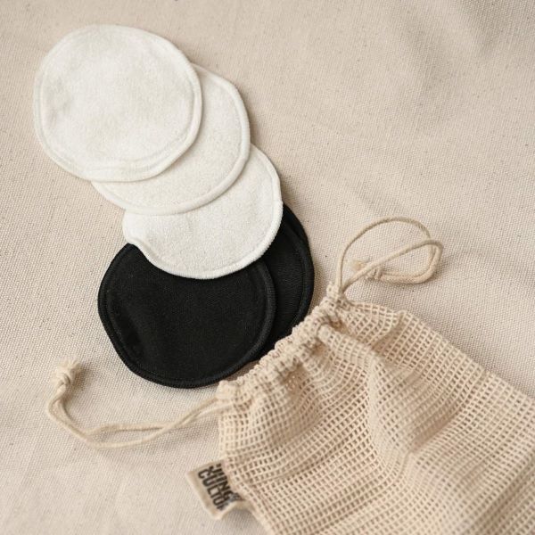 Bamboo and cotton reusable makeup remover pads with mesh wash bag