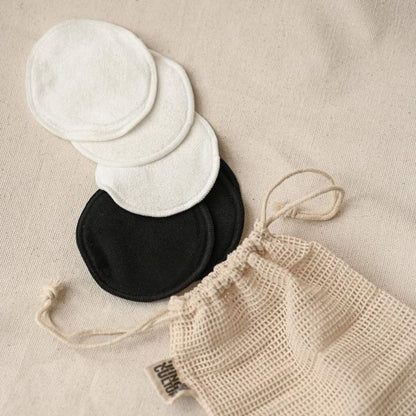 Bamboo and cotton reusable makeup remover pads with mesh wash bag