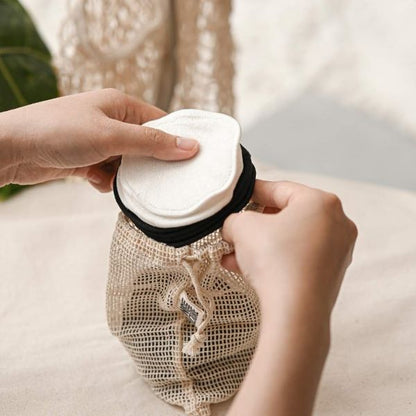 Bamboo and cotton reusable makeup remover pads with mesh wash bag
